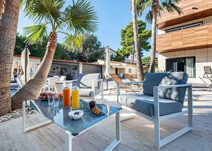 5 Stelle Piscina, Jacuzzi, Wifi - 2 Min Dal Mare