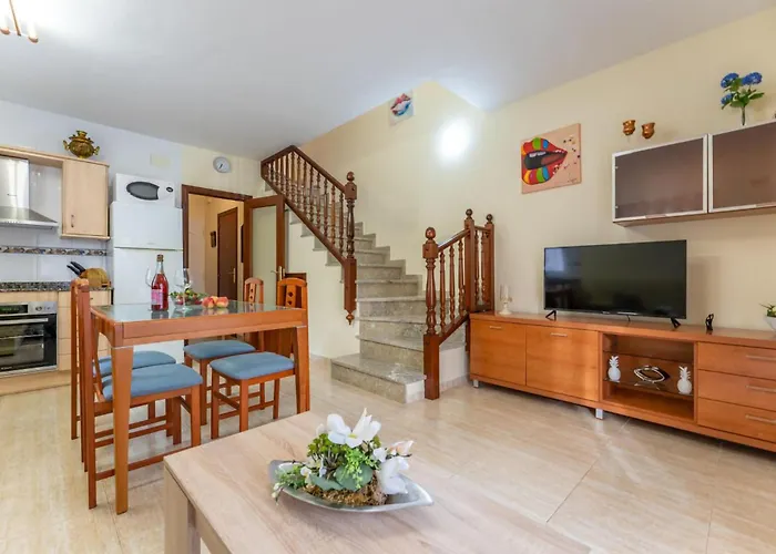 Awesome Home In Miami Playa